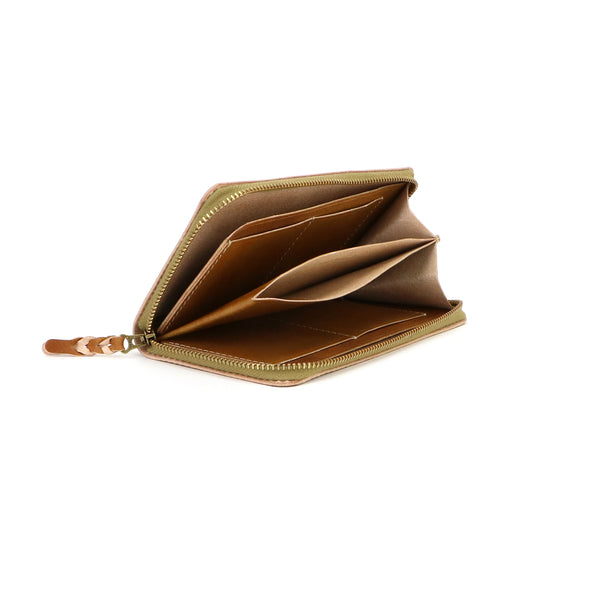 R middle wallet